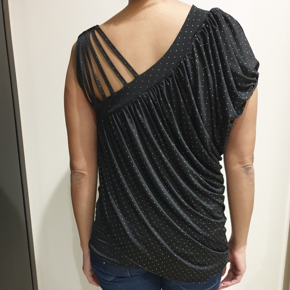 Black top - Picture 3 of 5